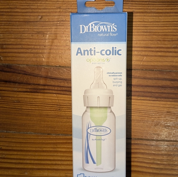 VTech baby monitor and gator baby blanket and Dr. browns anti colic bottle 3n1 - Picture 5 of 6